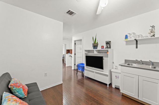 1404 Anise DR, Austin, TX 78741