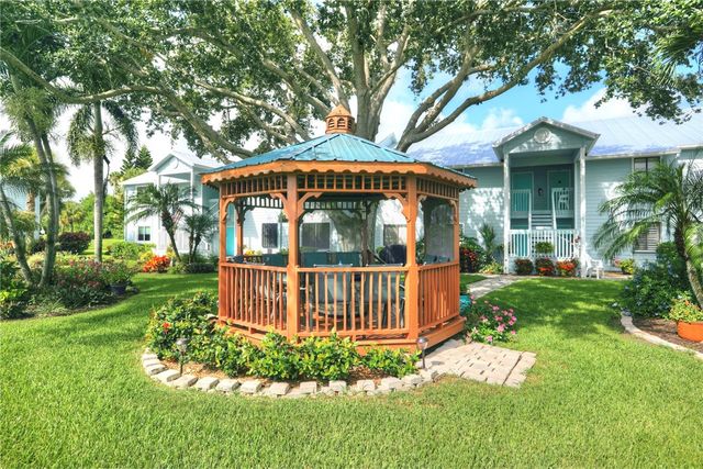 9635 Riverside Drive 4, Sebastian, FL 32958