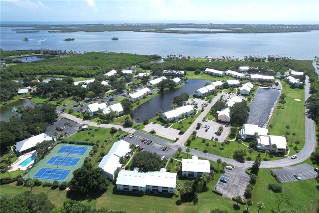 9635 Riverside Drive 4, Sebastian, FL 32958