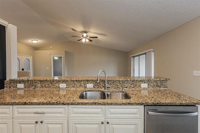 7519 FLORAL CIRCLE E, Lakeland, FL 33810