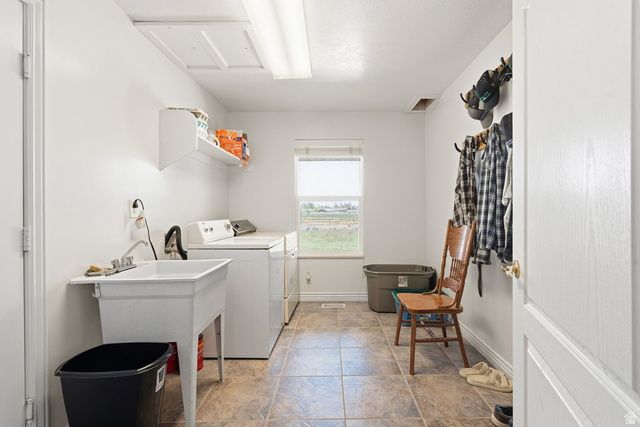 3847 W 6800 ST, Benjamin, UT 84660