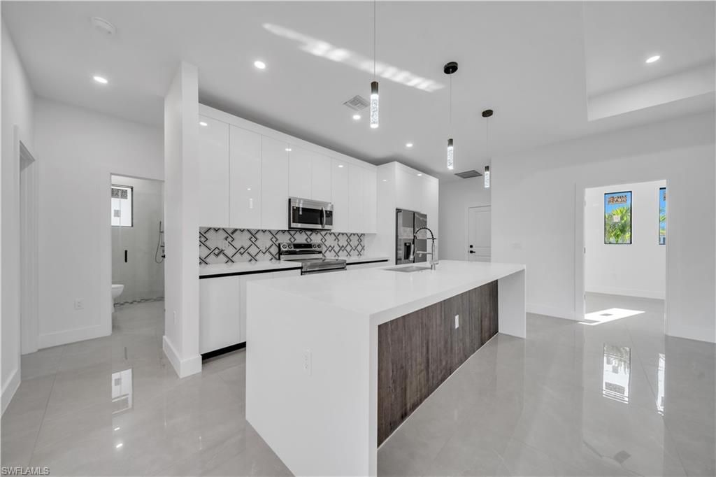 Image 10 of property listing at 3215 NW 5th AVE, Cape Coral, FL 33993