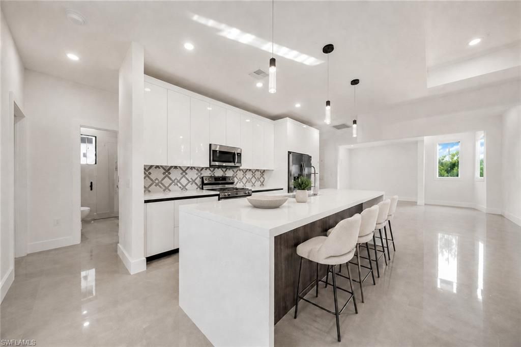 Image 11 of property listing at 3215 NW 5th AVE, Cape Coral, FL 33993