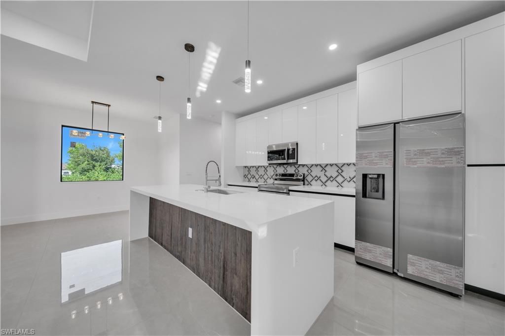 Image 13 of property listing at 3215 NW 5th AVE, Cape Coral, FL 33993