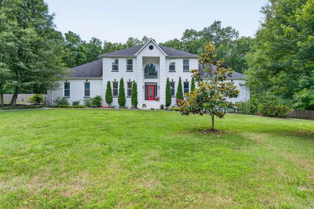 307 Laurel Cir, Crossville, TN 38555