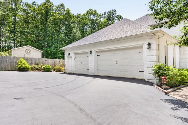 307 Laurel Cir, Crossville, TN 38555