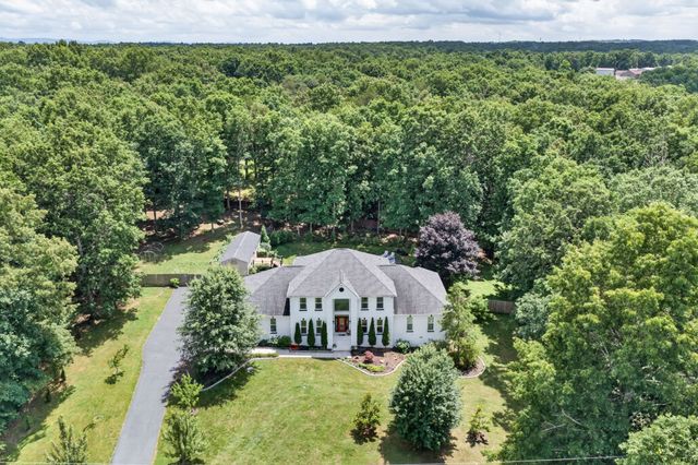 307 Laurel Cir, Crossville, TN 38555