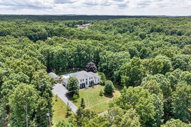 307 Laurel Cir, Crossville, TN 38555