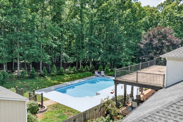 307 Laurel Cir, Crossville, TN 38555