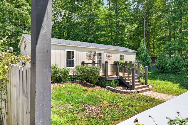 307 Laurel Cir, Crossville, TN 38555