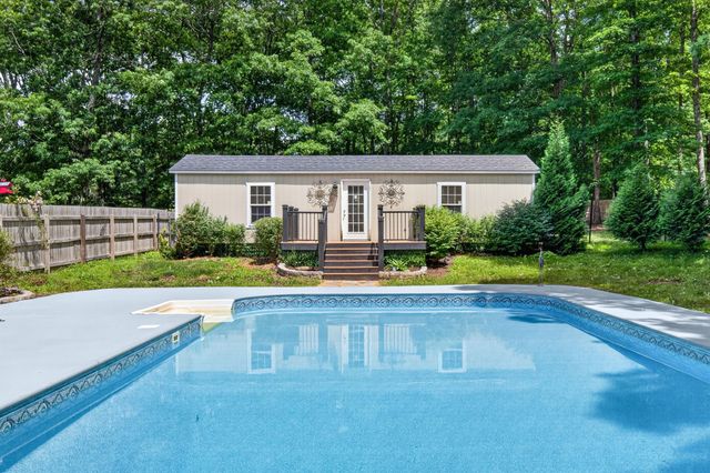 307 Laurel Cir, Crossville, TN 38555