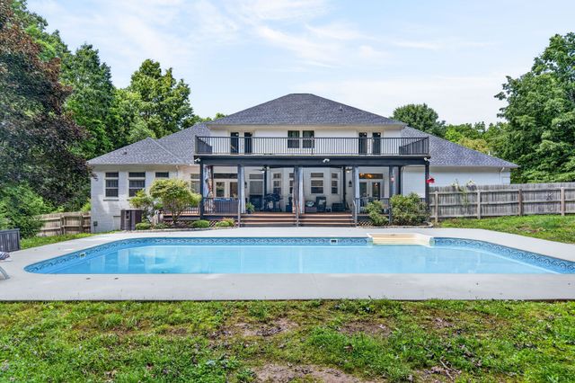307 Laurel Cir, Crossville, TN 38555