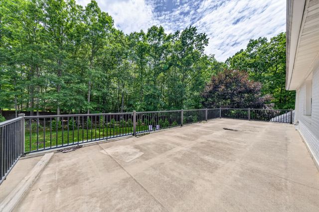 307 Laurel Cir, Crossville, TN 38555