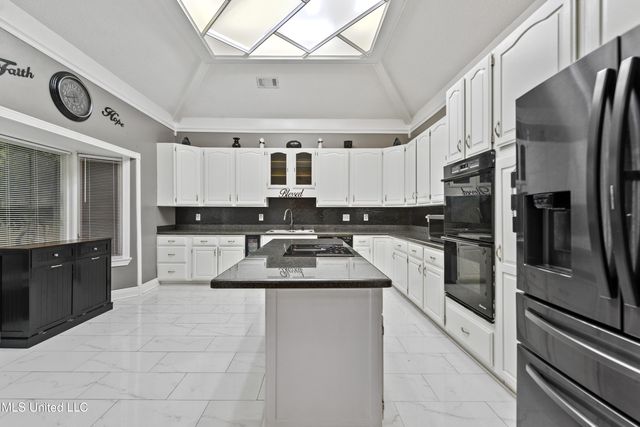 74617 N Diamondhead Drive, Diamondhead, MS 39525