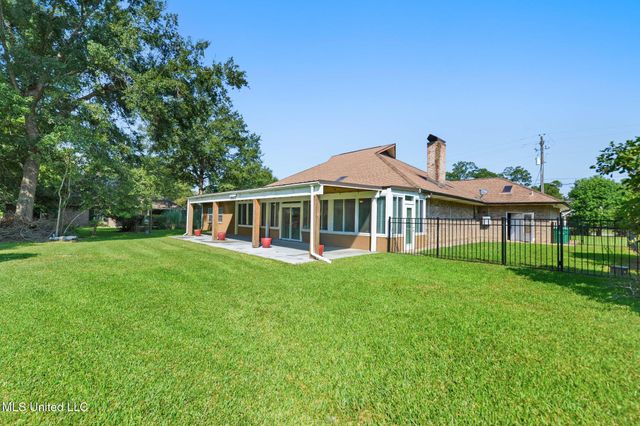 74617 N Diamondhead Drive, Diamondhead, MS 39525