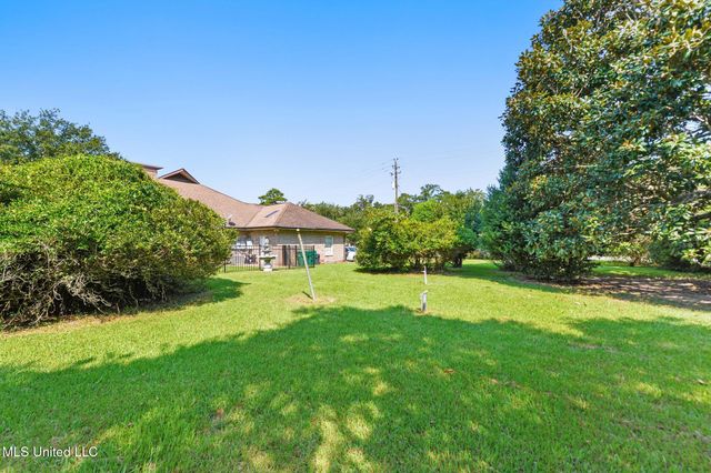 74617 N Diamondhead Drive, Diamondhead, MS 39525