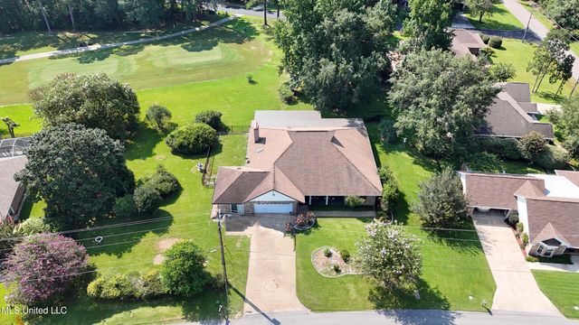74617 N Diamondhead Drive, Diamondhead, MS 39525