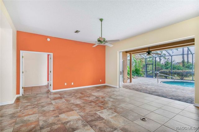 7802 W Golf Club Street, Crystal River, FL 34429