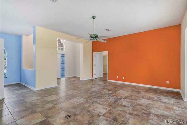 7802 W Golf Club Street, Crystal River, FL 34429