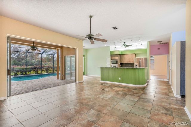 7802 W Golf Club Street, Crystal River, FL 34429