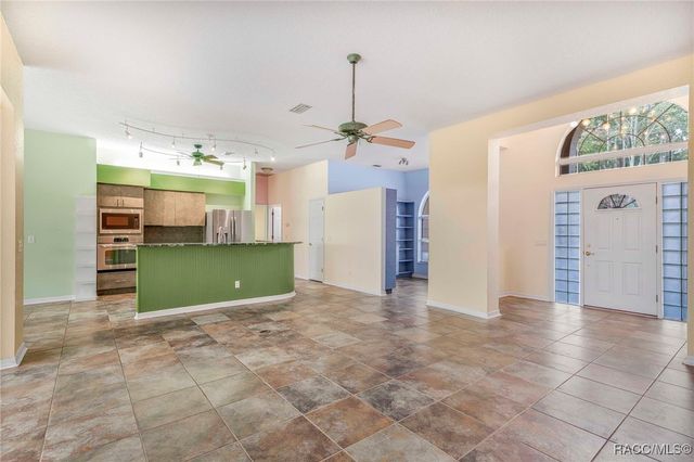 7802 W Golf Club Street, Crystal River, FL 34429