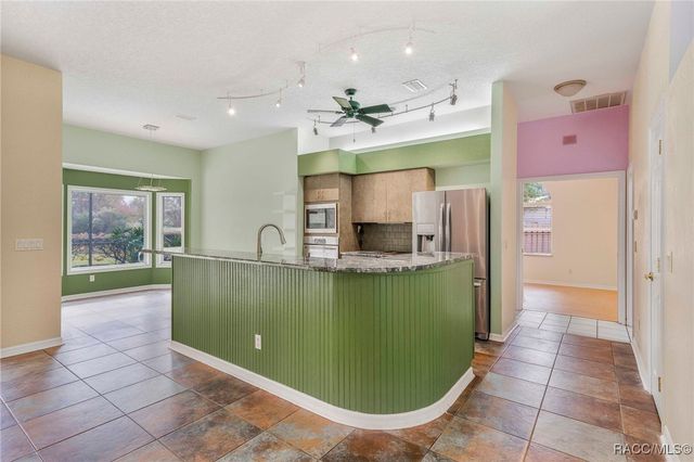 7802 W Golf Club Street, Crystal River, FL 34429