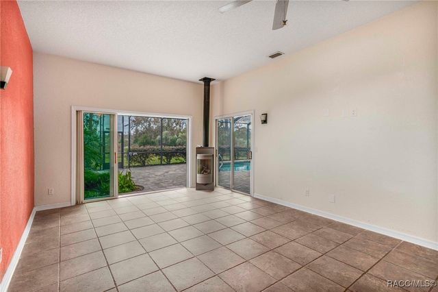 7802 W Golf Club Street, Crystal River, FL 34429