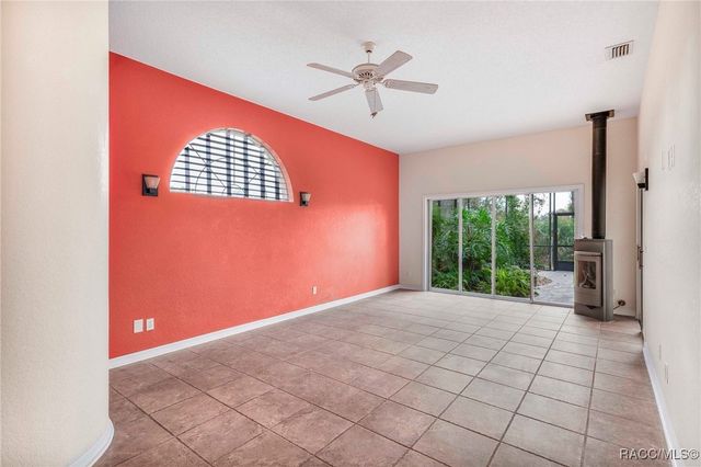 7802 W Golf Club Street, Crystal River, FL 34429