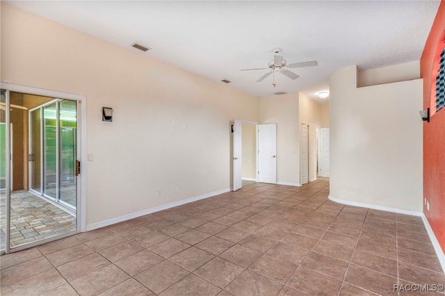 7802 W Golf Club Street, Crystal River, FL 34429