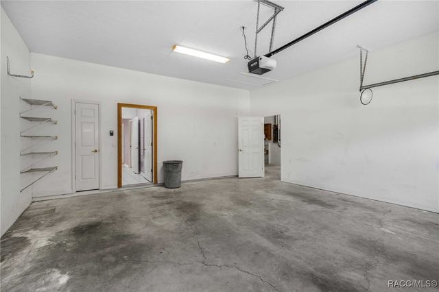 7802 W Golf Club Street, Crystal River, FL 34429