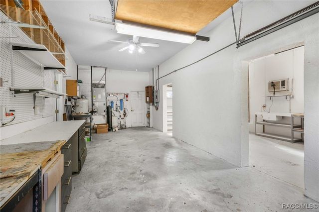 7802 W Golf Club Street, Crystal River, FL 34429