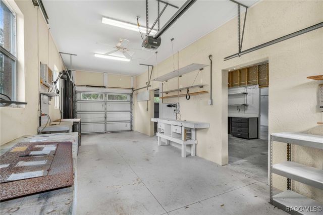 7802 W Golf Club Street, Crystal River, FL 34429