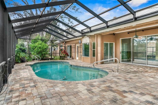 7802 W Golf Club Street, Crystal River, FL 34429