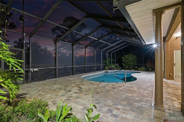 7802 W Golf Club Street, Crystal River, FL 34429
