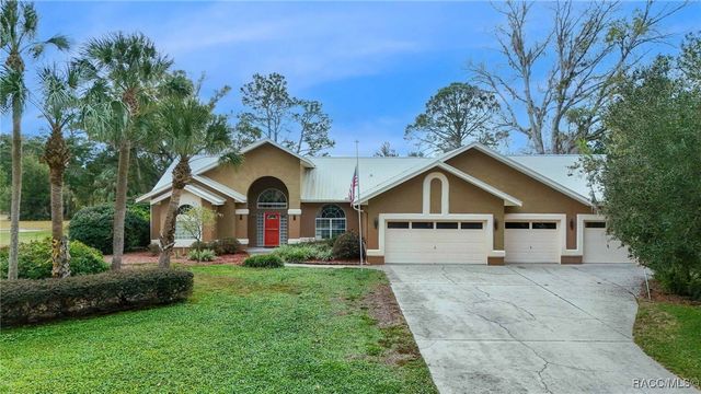 7802 W Golf Club Street, Crystal River, FL 34429