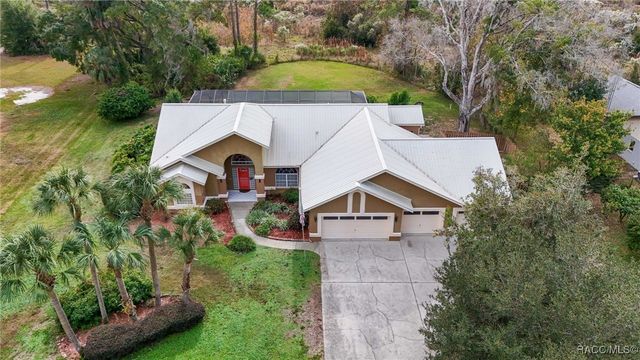 7802 W Golf Club Street, Crystal River, FL 34429