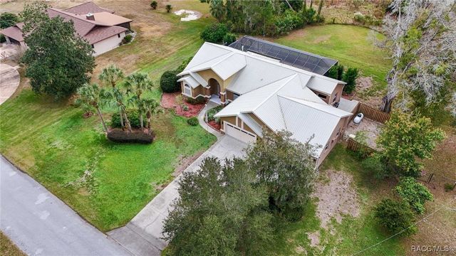 7802 W Golf Club Street, Crystal River, FL 34429