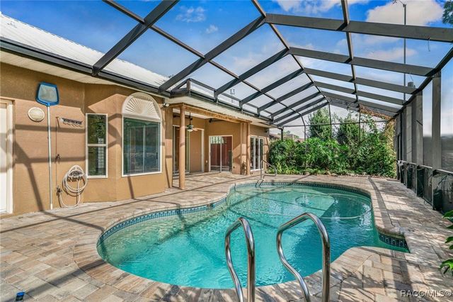 7802 W Golf Club Street, Crystal River, FL 34429