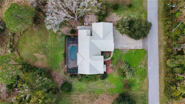 7802 W Golf Club Street, Crystal River, FL 34429