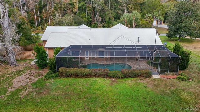 7802 W Golf Club Street, Crystal River, FL 34429