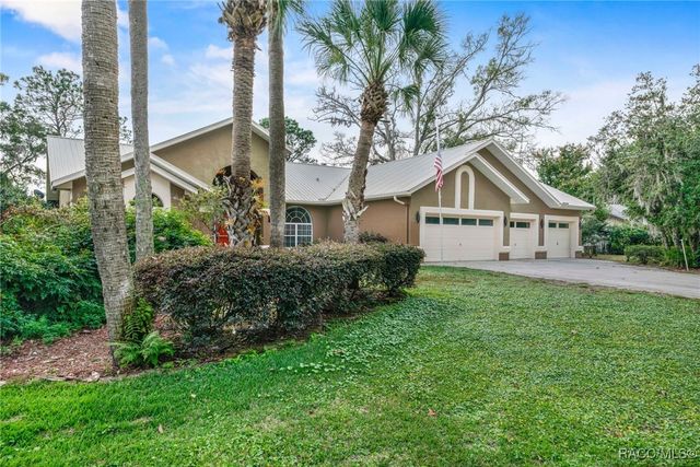 7802 W Golf Club Street, Crystal River, FL 34429