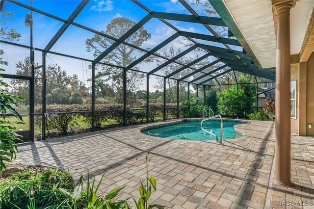 7802 W Golf Club Street, Crystal River, FL 34429