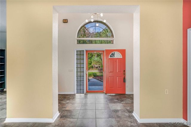 7802 W Golf Club Street, Crystal River, FL 34429