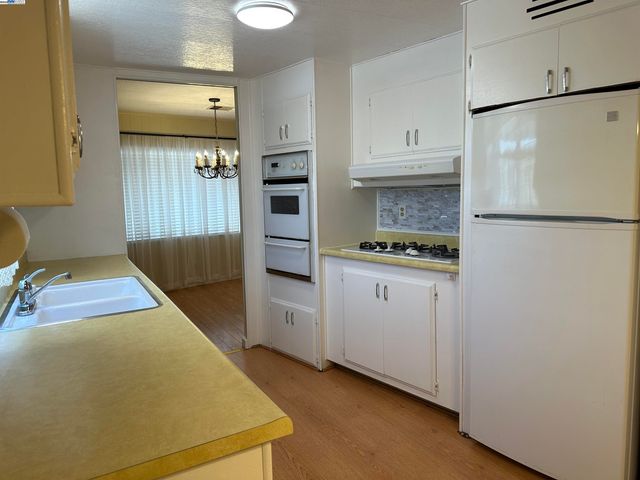 328 Waikiki Cir, Union City, CA 94587