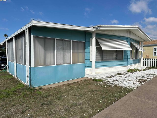 328 Waikiki Cir, Union City, CA 94587