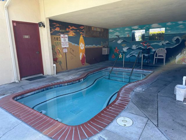 328 Waikiki Cir, Union City, CA 94587