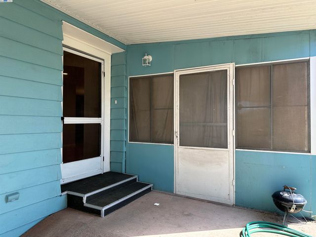 328 Waikiki Cir, Union City, CA 94587