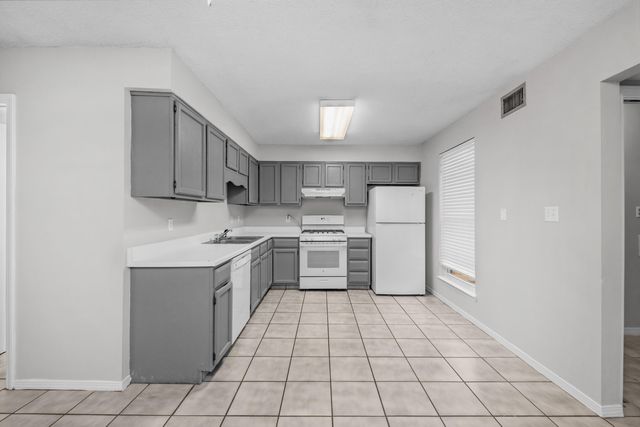 106 4th Avenue, Shalimar, FL 32579