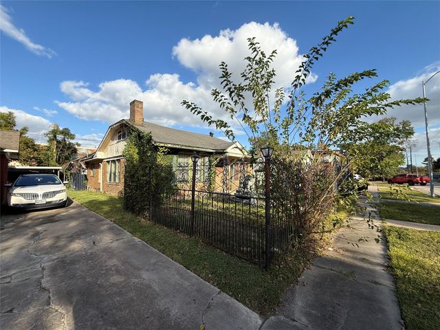 3015 Wentworth Street, Houston, TX 77004