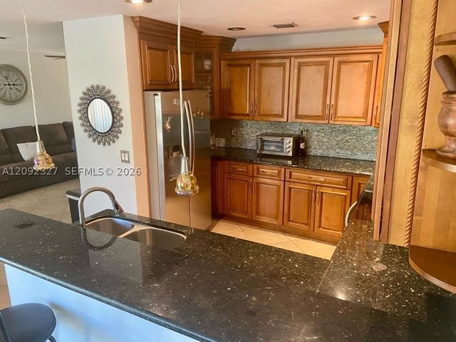4046 Eastridge Dr, Deerfield Beach, FL 33064